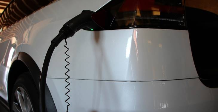 SUV električni automobil