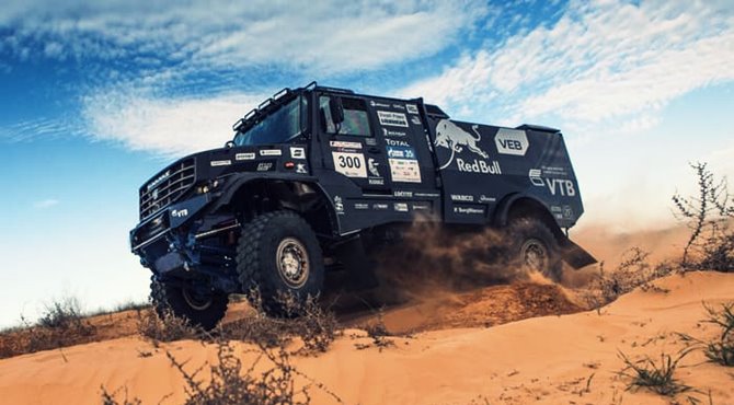Kamaz ruski tim - novi kamion za trke Kapotnik