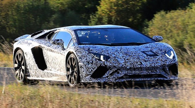 Lambordžini Aventador S 2017 izgled iskosa