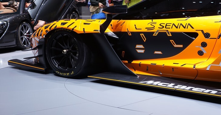 Automobil McLaren Senna u salonu automobila