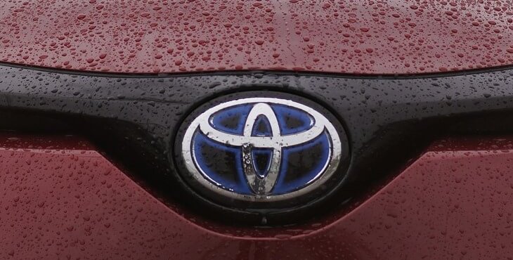 Logo znak na Toyota automobilu